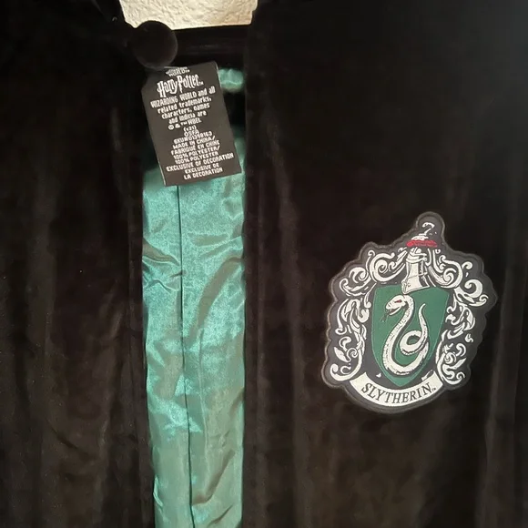 Official Wizarding World Harry Potter Slytherin Robe - Picture 2 of 7